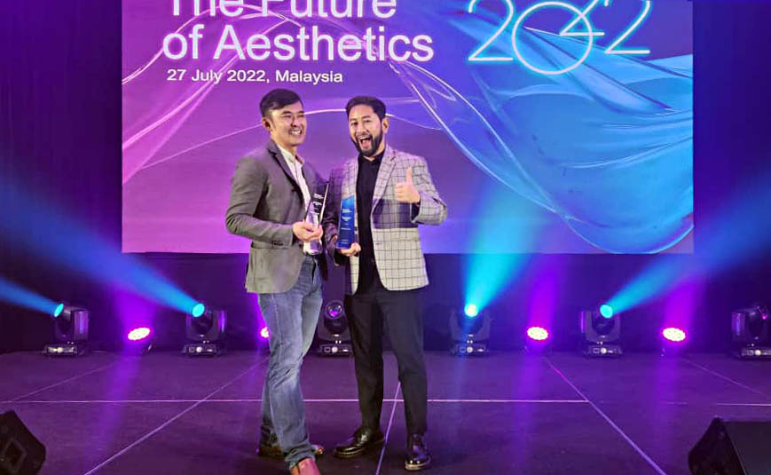 Dr Chen Tai Ho & Dr Kee Yong Seng Getting Awards from Allergan Aesthetics 2022