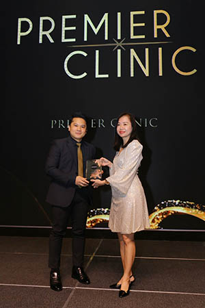 Dr Azizi At The 2023 Merz Aesthetic Golden Record Award
